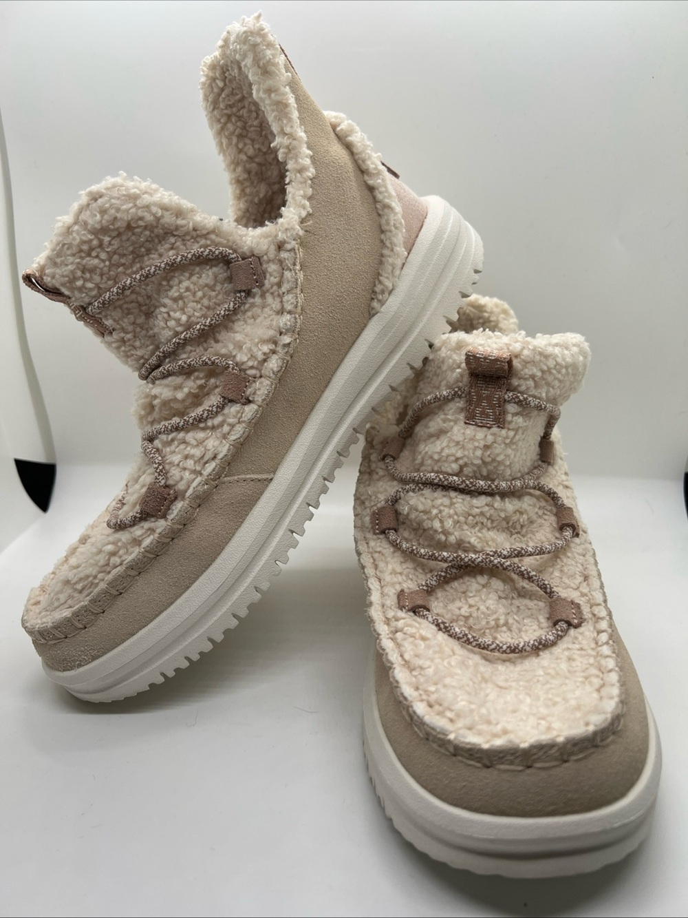 Hey Dude Womens Camden Suede Cozy Slip On Shoes - Size 7